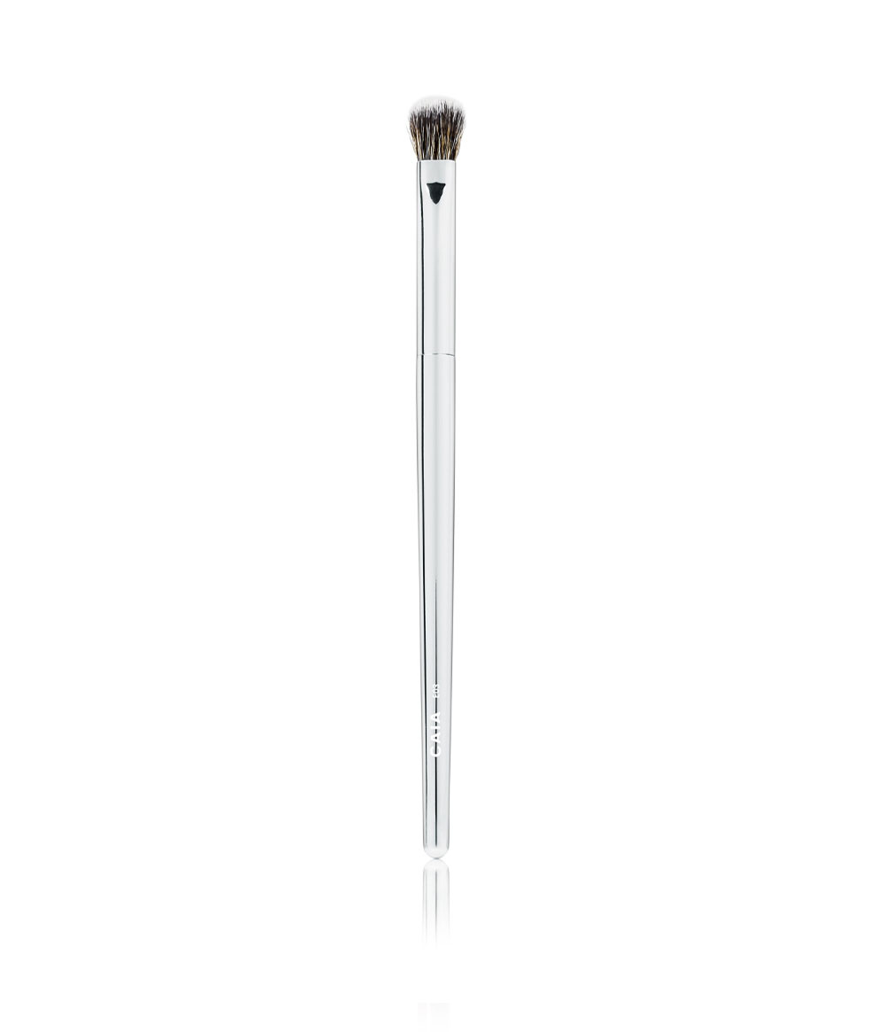 TAPERED BLENDING BRUSH 03 i gruppen BORSTAR & TILLBEHÖR / BORSTAR / Ögonskuggsborstar hos CAIA Cosmetics (CAI104)