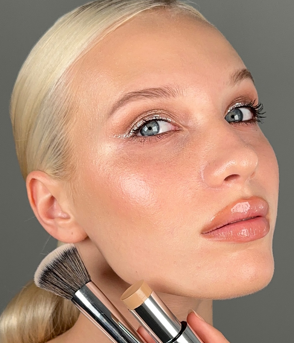 THE CONTOUR SET THE CONTOUR SET