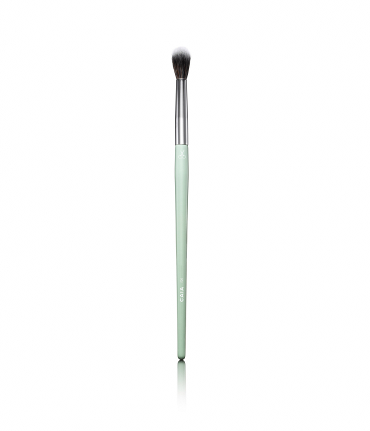 FLUFF BLENDING BRUSH 26
